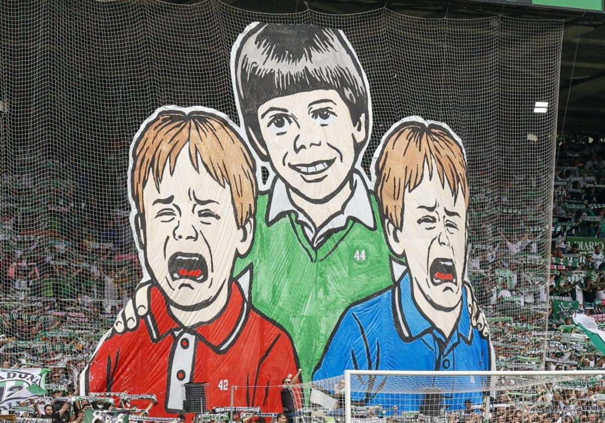 ¿Y este tifo puede ser motivo de sanción? Ni el Racing ni la afición lo entienden