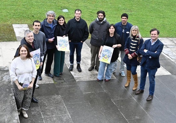 Representantes instucionales, galeristas y artistas en la presentación de la tercera edición de Espacios Brecha que comienza hoy.