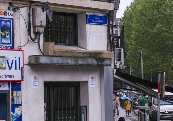 Las placas de Cuestas de las Ánimas ya están cambiadas.