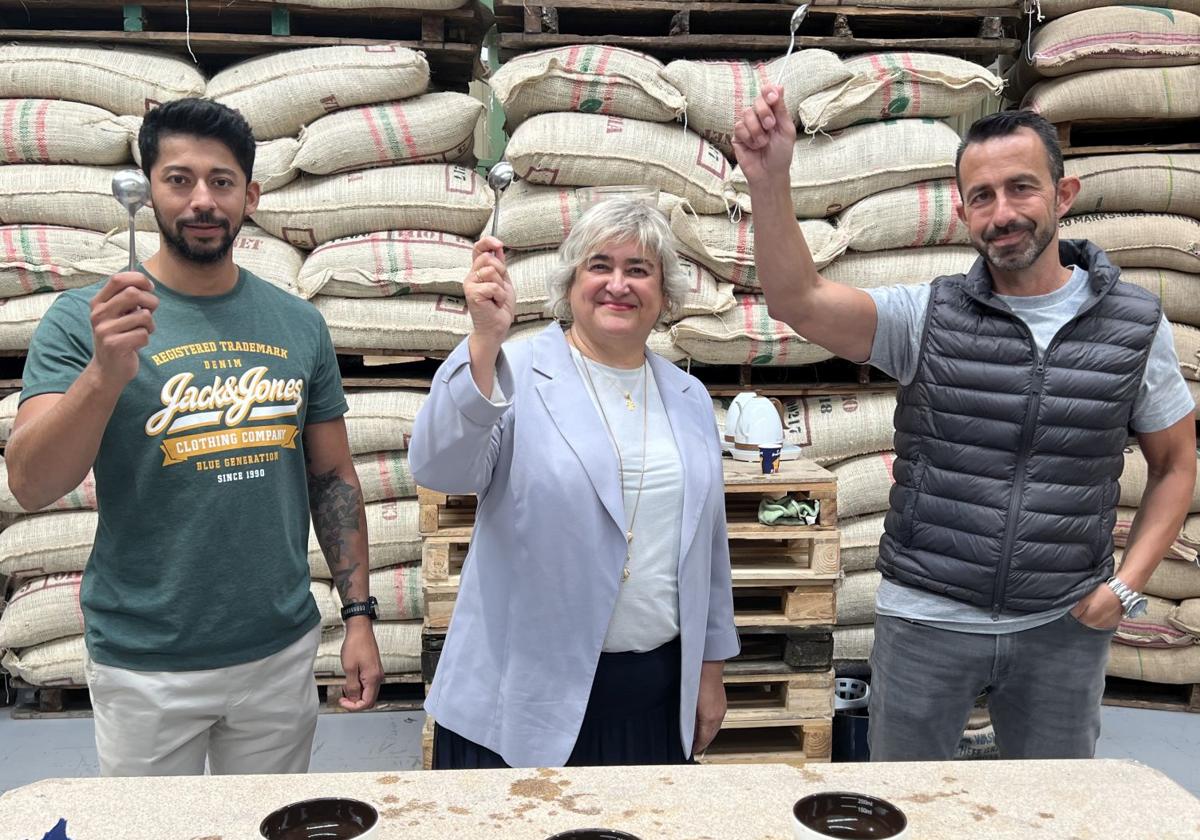 Una cata a ciegas para elegir la mejor taza de café de Cantabria
