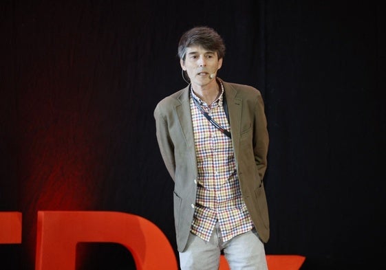 Francisco Matorras, investigador del Instituto de Física de Cantabria, ha compartido reflexiones de su campo en las charlas TEDx.
