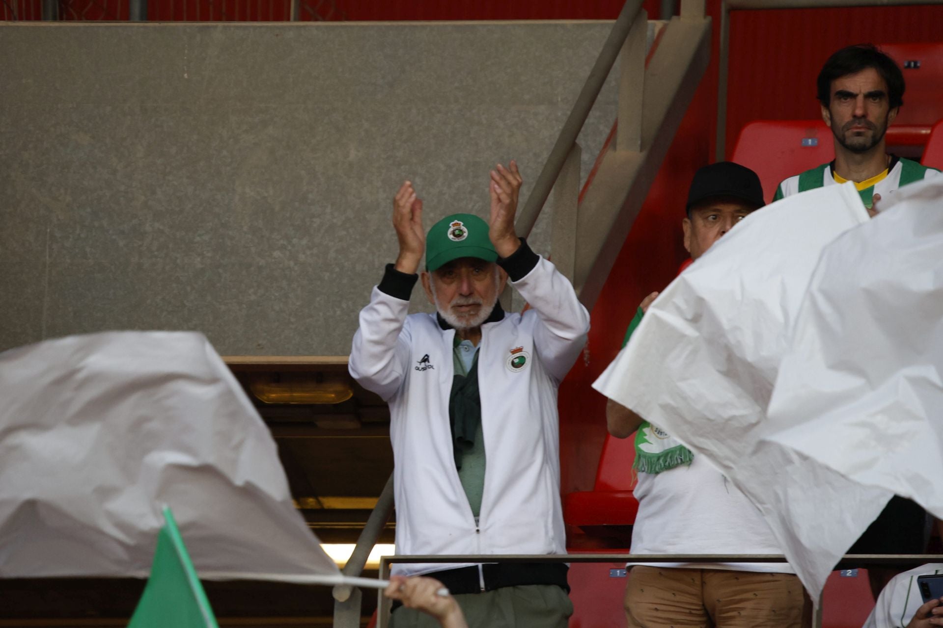 Mauricio Gómez, al abonando número uno, no faltó a la cita en el Power Horse Stadium