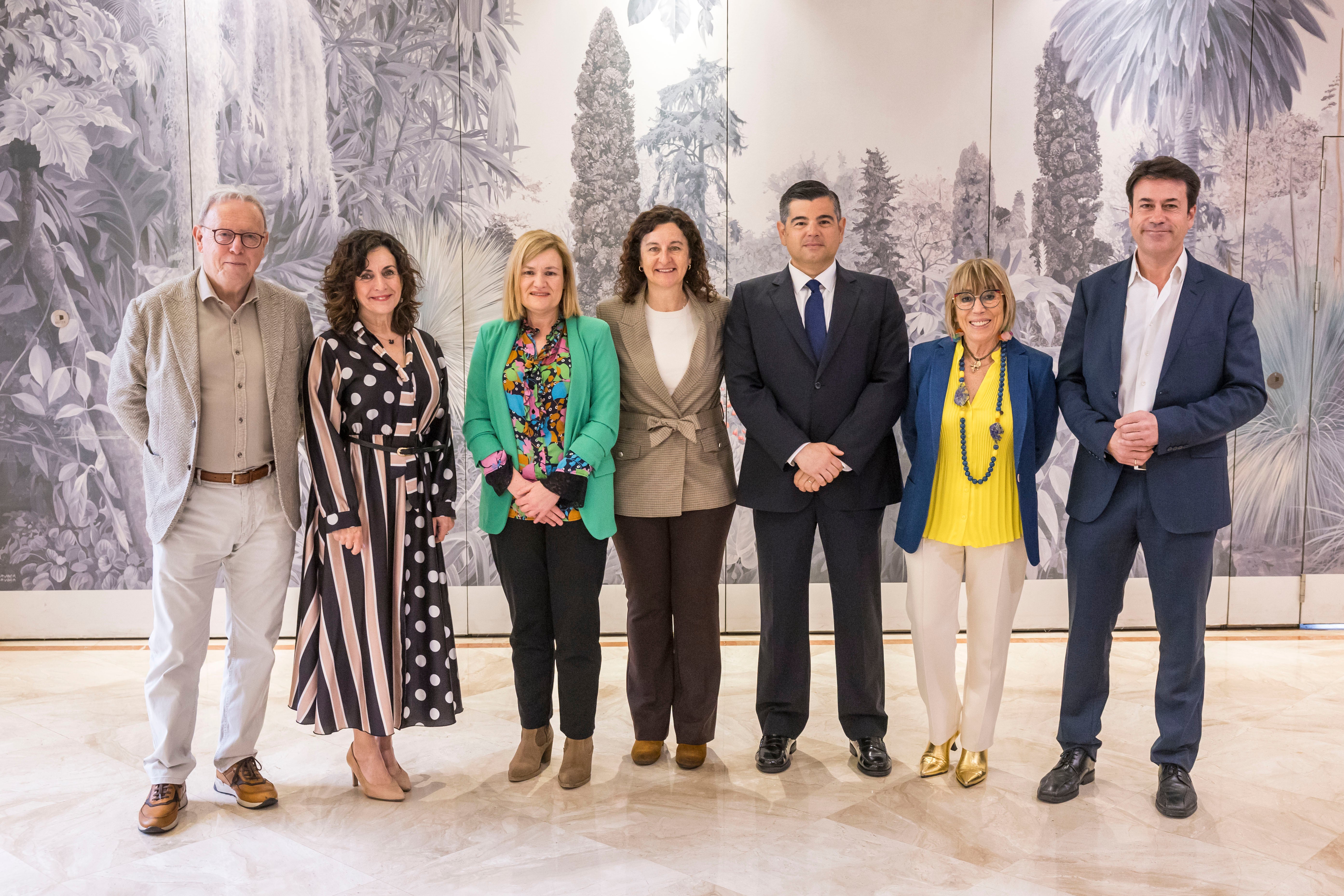 Miguel Cuerno, Ana Belén Álvarez, Yolanda García, María García, Yago Ramos, Natividad Pérez, José Antonio Imbert.