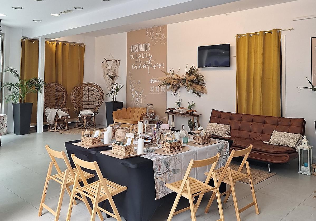 El próximo viernes, 23 de mayo, habrá un taller de velas florales en este nuevo espacio para la creatividad en Peñacastillo.
