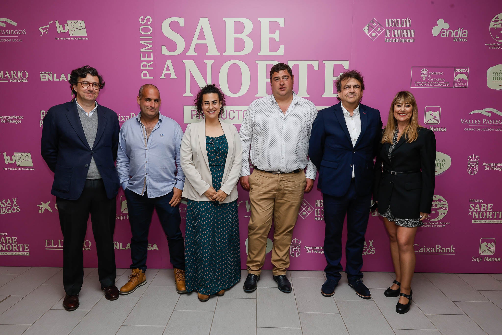 Bruno Sánchez-Briñas, Responsable del Área de Desarrollo Rural, Patrimonio y Territorio de la Fundación Botín; Raúl de Celis; Raquel Jaroso y David Almirante, de Afteca, Premio a la Trayectotia; Pedro Marentes, responsable de Producto Fresco de Lupa Supermercados y Marisa Hoyuela, directora de Marketing de Lupa.