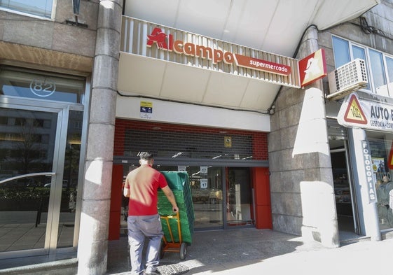Alcampo situado en la calle San Fernando de Santander.