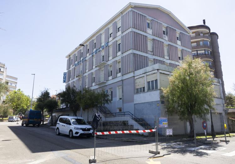 Estado actual del hotel, cuyas obras de rehabilitación integral acaban de comenzar.
