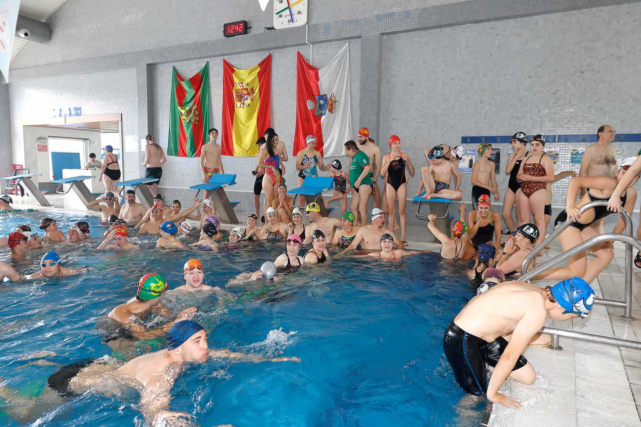 Participaron casi 200 personas para conseguir fondos destinados a la Asociación Española Contra el Cáncer.