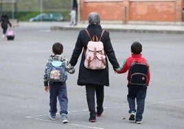 La regularización que prepara el Ministerio beneficiará a 1.700 migrantes en Cantabria