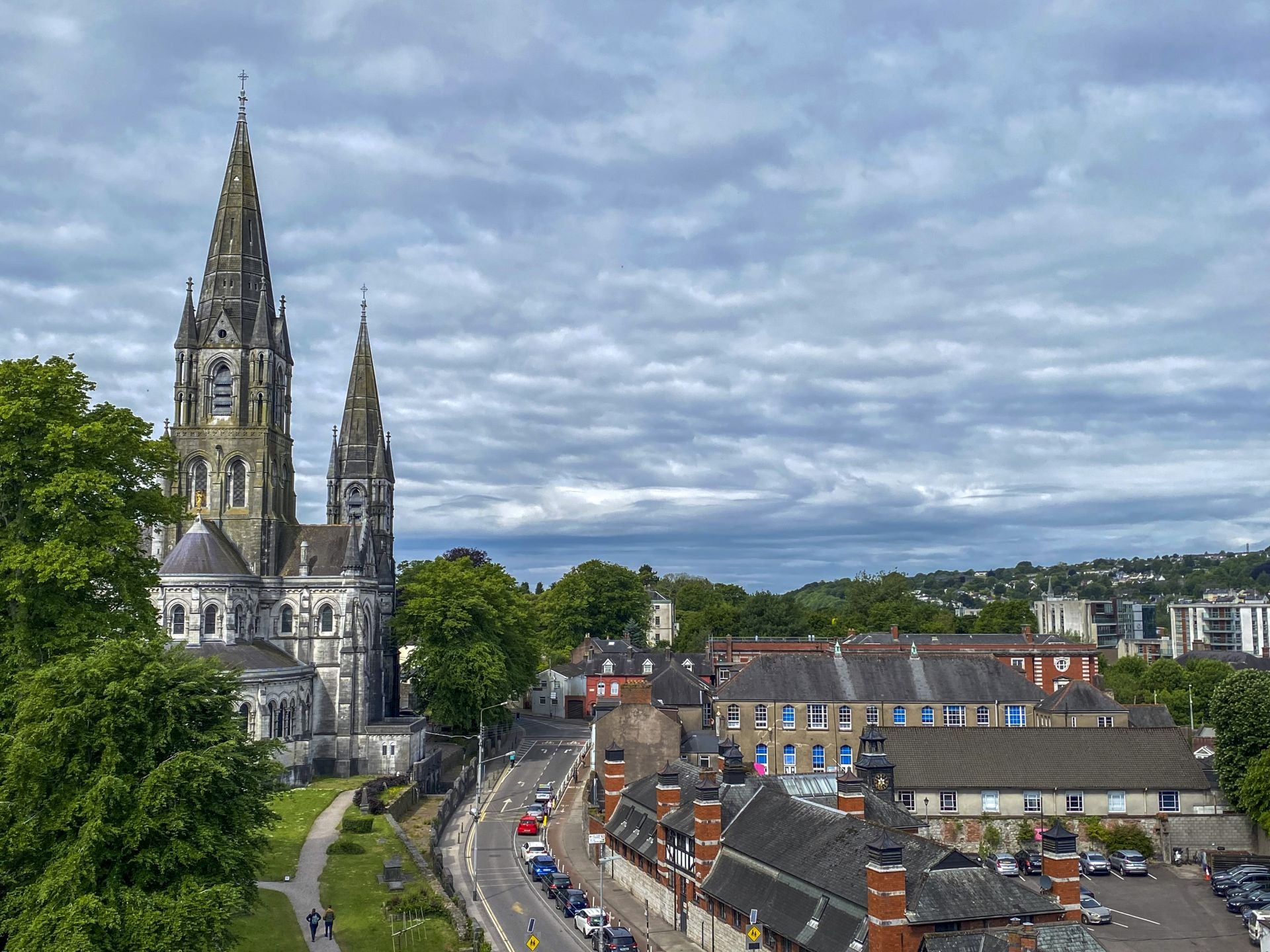 Vista de la catedral de Cork desde los muros de la fortaleza de Isabel I.