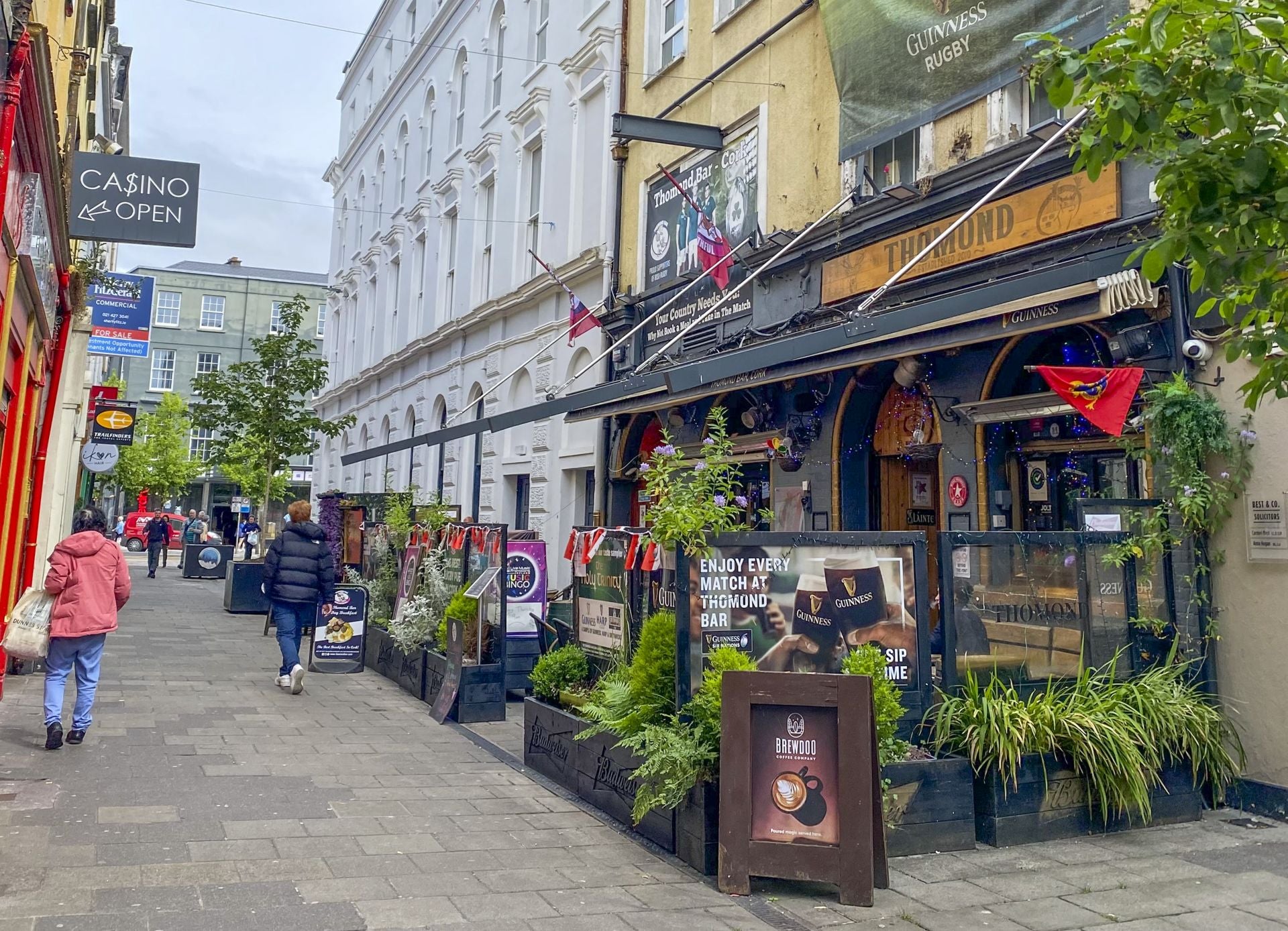 Las calles de Cork están salpicadas de pubs.