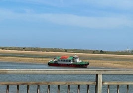 La pedreñera, vista desde el puente de Somo.
