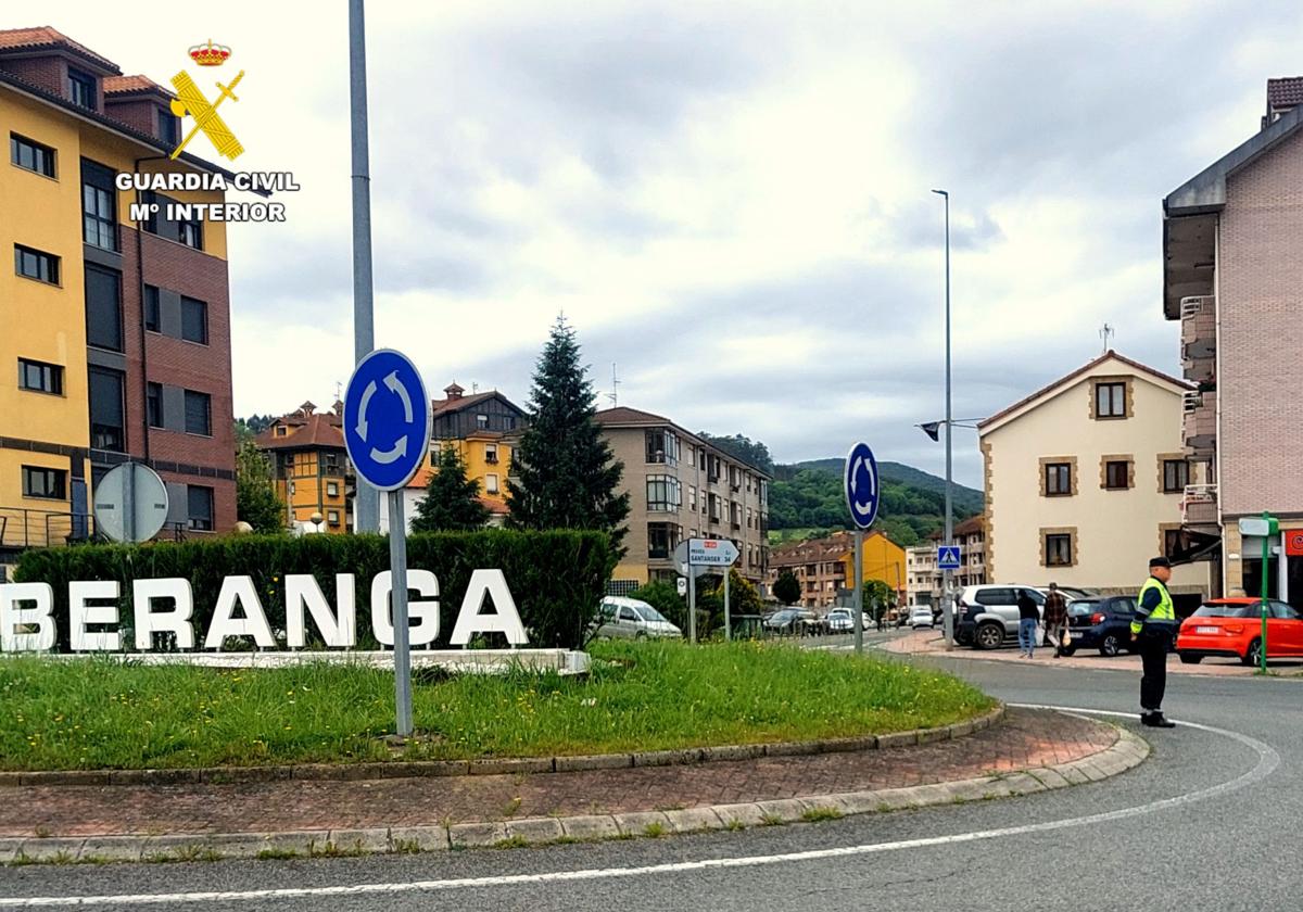 Dispositivo de vigilancia de la seguridad vial en la localidad de Beranga.