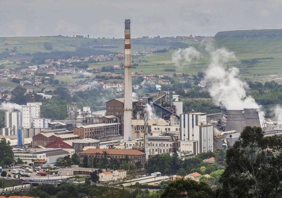 Complejo industrial de Solvay en Barreda, que se lleva la mayor ayuda hasta la fecha con 30,2 millones para hacer una planta de biomasa.