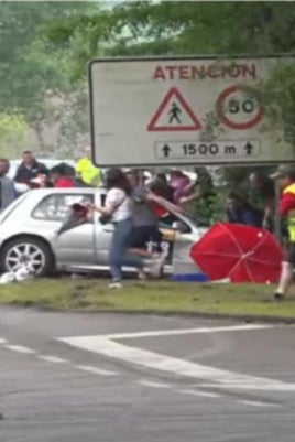 Captura del vídeo del accidente, en el momento en el que la gente huye tras el impacto.