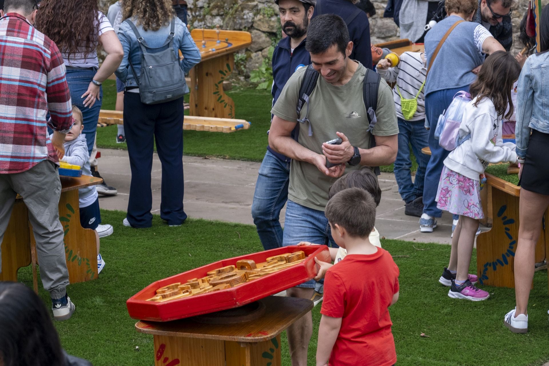 Grandes y pequeños jugaron con las propuestas, algunas de ellas tradicionales.