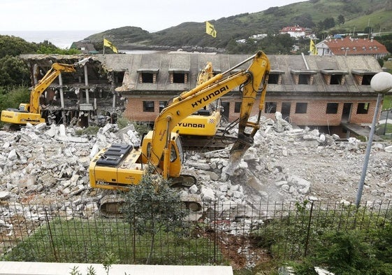 Derribos, una responsabilidad compartida en Cantabria