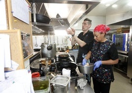 La hostelería lidera la empleabilidad para los afiliados foráneos en Cantabria.