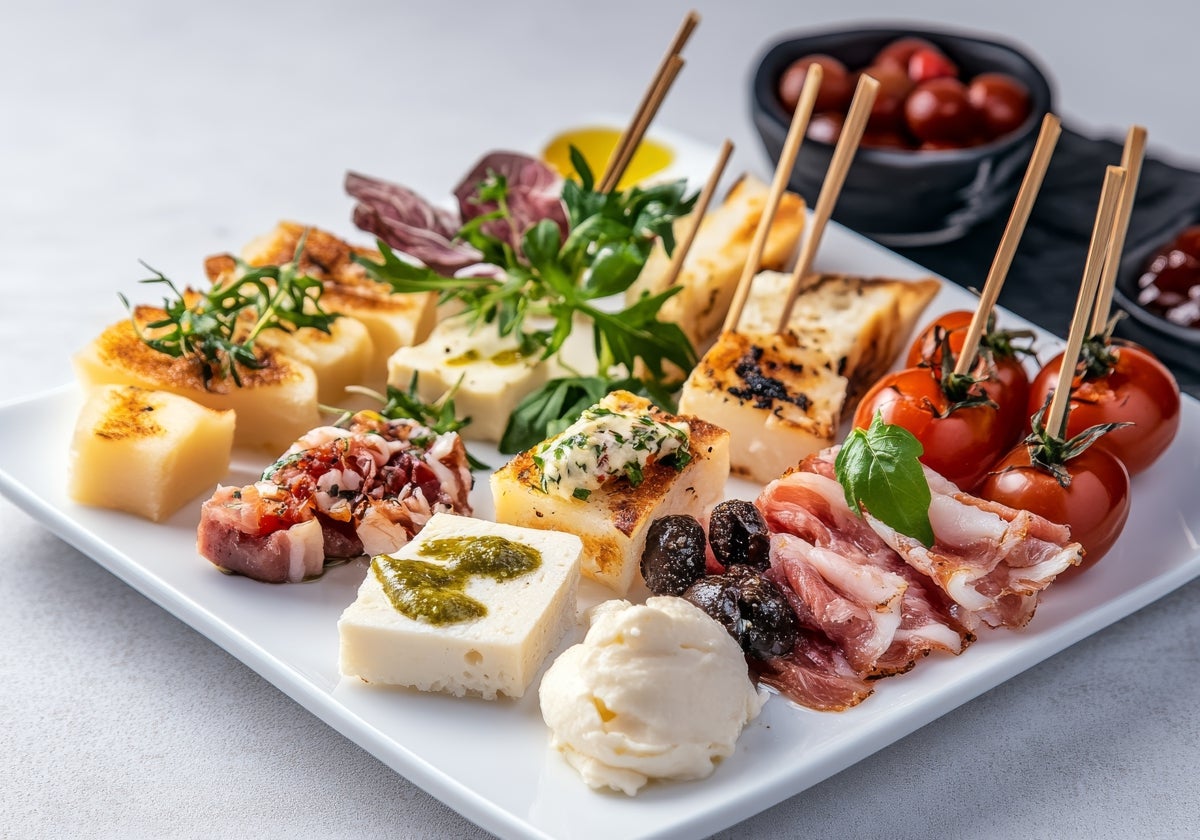 El picoteo. Una de las tradiciones gastronómicas más arraigada entre los españoles.