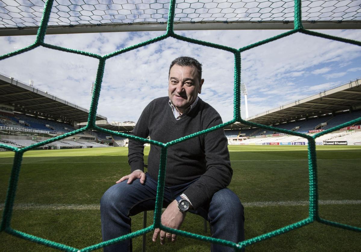 Carlos Pouso. El exentrenador del Racing y Mirandés, en El Sardinero.