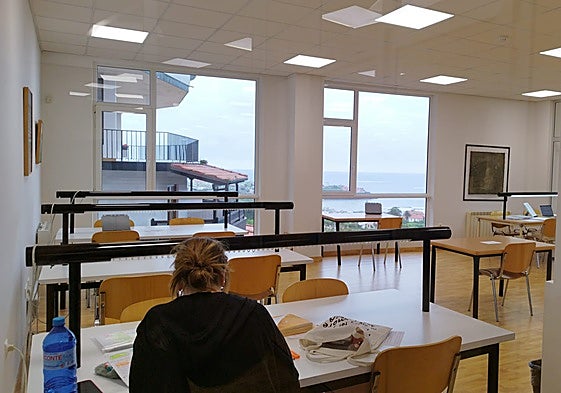 Aula de estudio que permanecerá abierta las 24 horas en la biblioteca Elena Soriano