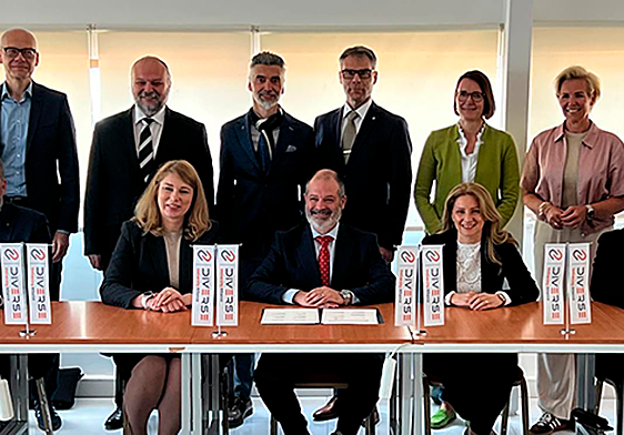 Rubén Calderón, rector de la Universidad Europea del Atlántico estuvo presente en esta reunión estratégica de la alianza.