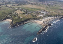 Las playas de la Arnía y Canallave con las urbanizaciones que quedaban entre dos tierras.