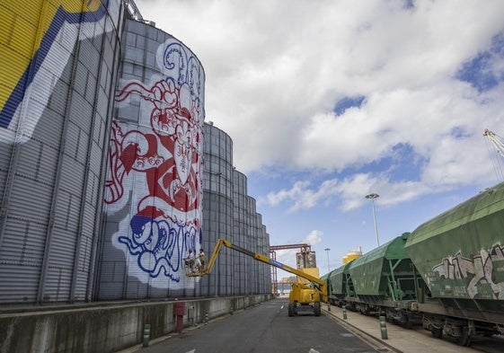 La obra de Boa Mistura dará continuación a la realizada por Antonio Gómez Bueno hace cinco año en los silos de la empresa familiar