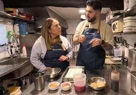 Así se hace el bombón de foie y almendra de La Yerbita