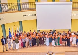 Foto del acto de clausura de los másteres oficiales de Ciencias Económicas y Empresariales celebrado, ayer, en esta facultad.