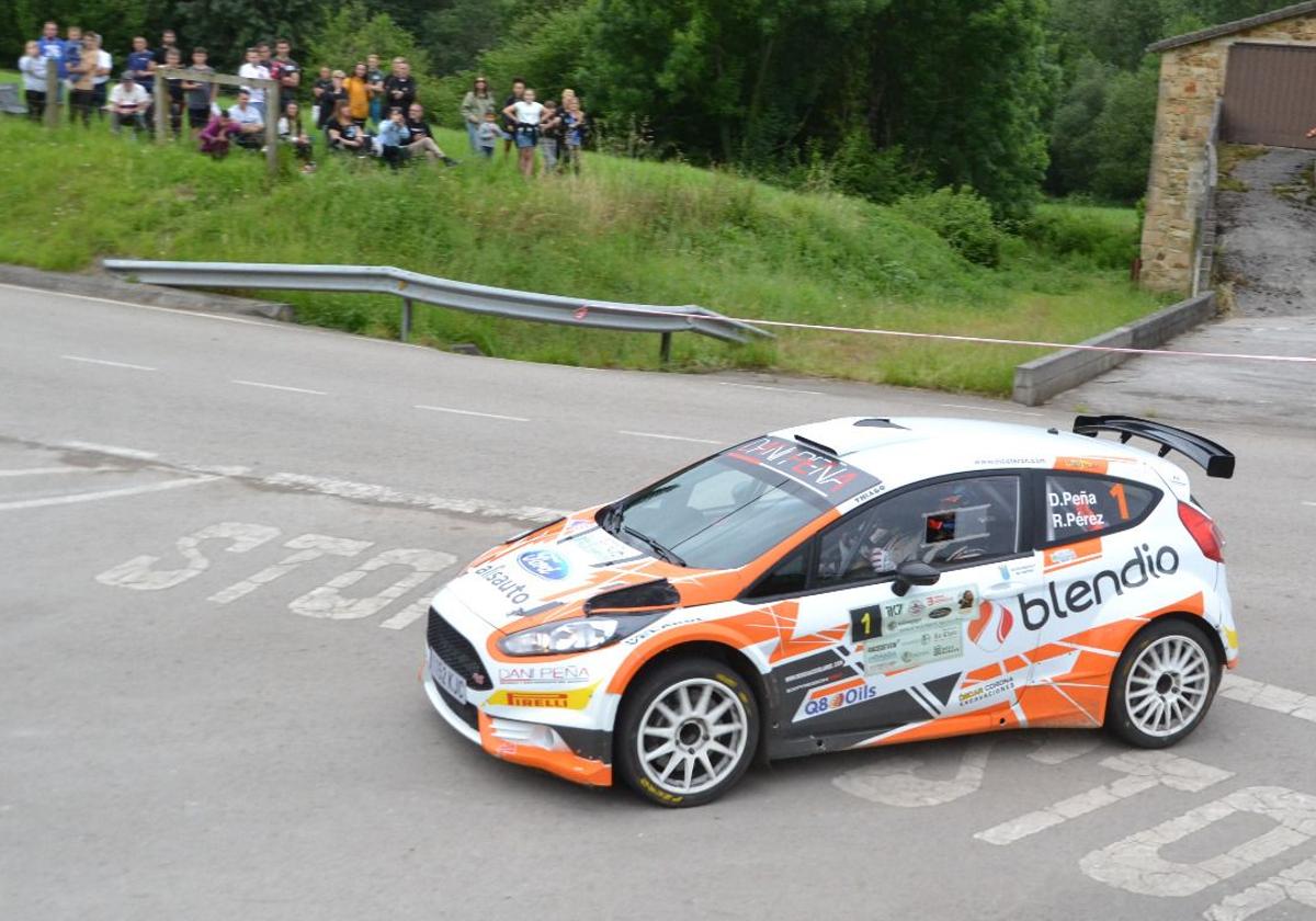 Dani Peña y Raúl Pérez dominaron la prueba con su Ford Fiesta.
