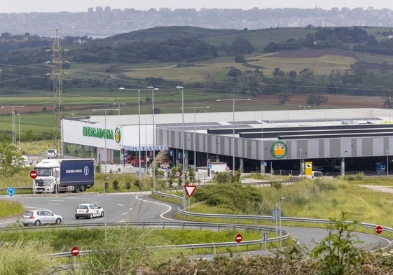 La nueva superficie de ventas de Mercadona situada junto a Solares abrirá sus puertas a finales de la próxima semana.