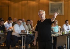 Ferran Adrià congregó en un salón del Hotel Santemar a más de un centenar de empresarios y profesionales de hostelería.