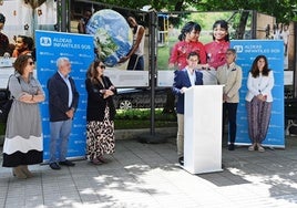 La Alameda de Oviedo acoge una muestra sobre los niños que crecen separados de sus hermanos
