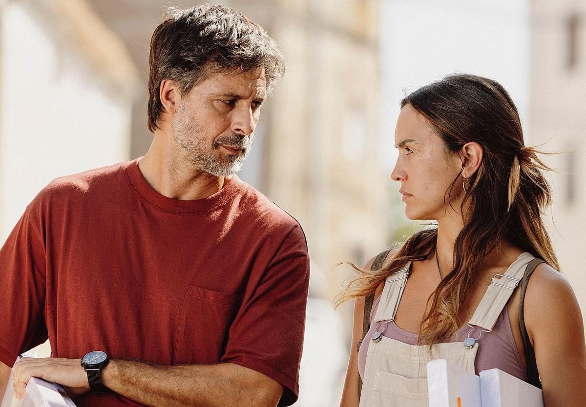 Hugo SIlva y megan Montaner, en el filme de Querejeta.