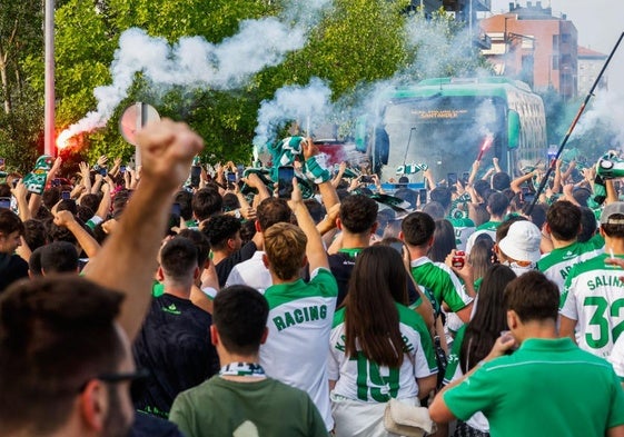 Así ha sido la llegada del equipo a Anduva