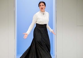 La actriz Ana Ruiz, en una escena de la obra que se representa hoy en el Palacio de Festivales.