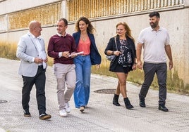 Agustín Molleda, Diego Trueba, Ainoa Quiñones, Susana Fernández y Norberto Revuelta, tras presentar la denuncia en Las Salesas.