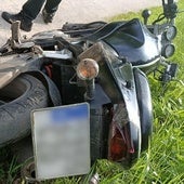 Motocicleta en la que circulaba el detenido cuando huyó.