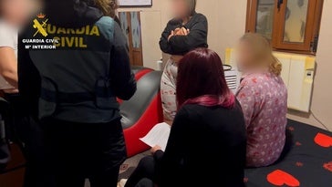 Detenida una familia de Castro Urdiales por obligar a nueve mujeres a prostituirse las 24 horas del día