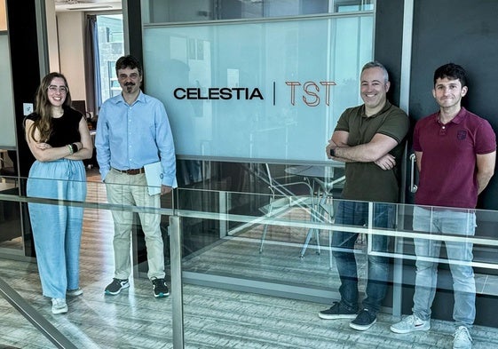 Ana Carrera, Iván Bermejo, Raúl Arnau y Alberto Salcines, integrantes de TST, junto a Alejandro Nicolás, en el Proyecto Proactif.