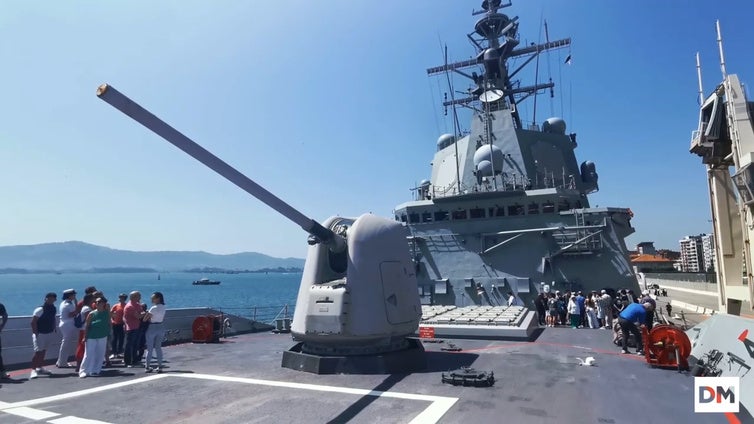 Visita a la fragata Cristóbal Colón