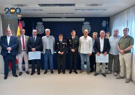 La Jefatura Superior de Cantabria distingue a funcionarios honorarios de la Policía Nacional