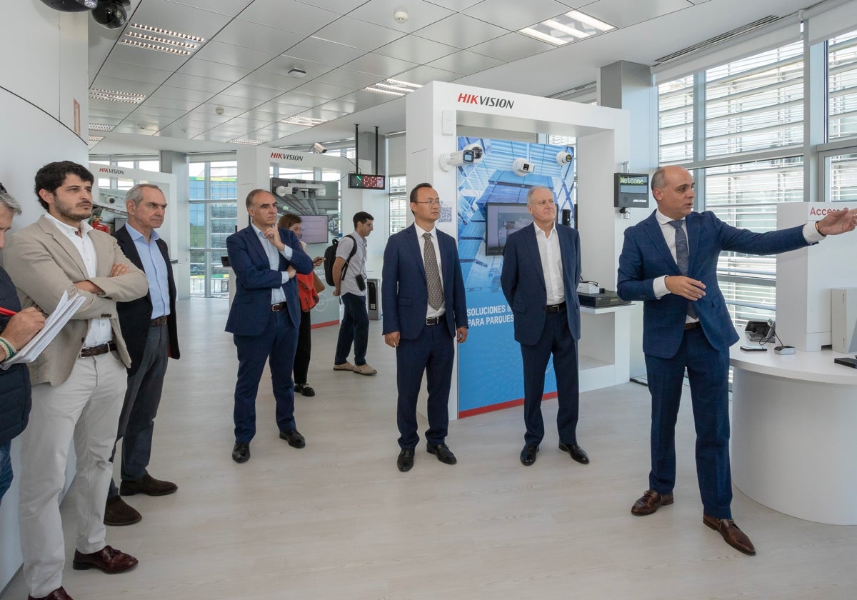 Inauguración del centro tecnológico en la tercera planta de la Torre Xtela.