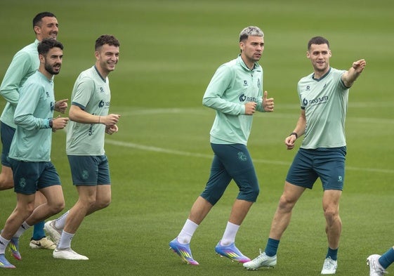 Andrés Martín, Íñigo Vicente y Juan Carlos Arana, los tres jugadores más cotizados de la plantilla que también se han revalorizado.