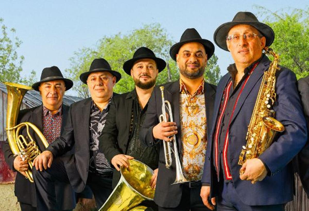 Fanfare Ciocărlia, una de las brass bands más reconocidas del mundo, protagoniza la programación musical de julio.