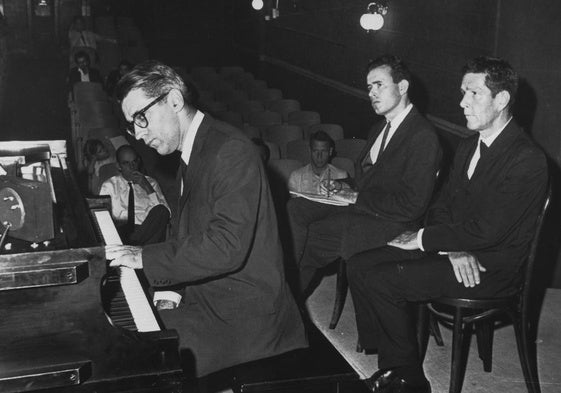 La primera de las «maratonianas» interpretaciones íntegras de la pieza fue organizada por John Cage y Lewis Lloyd, en 1963 en Nueva York.