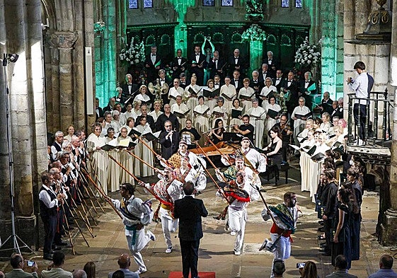 La Coral Salvé emociona cincuenta años después