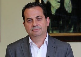 El que fuera vicedecano del Colegio y director de la Escuela de Minas, Julio Manuel de Luis.