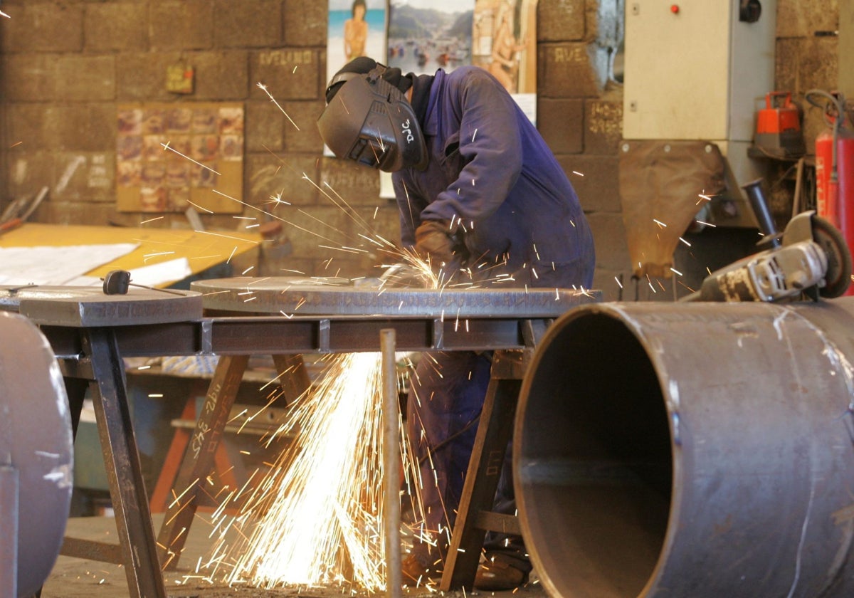 Trabajador del sector industrial.